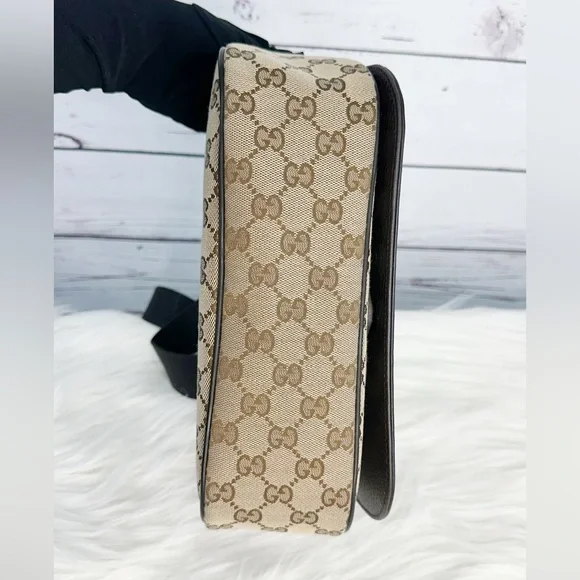 👜 Gucci GG Canvas Messenger Crossbody Bag - Picture 8 of 14
